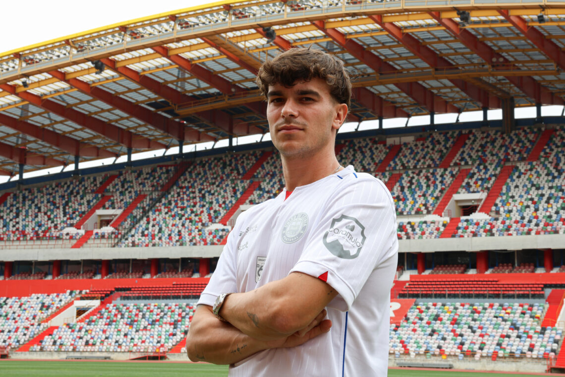 União de Leiria reforça defesa com Miguel Nóbrega