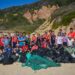 Voluntários retiram mais de 400 quilos de lixo da Praia da Areeira