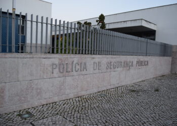 Roubam viatura em Sintra e são detidos pela PSP de Caldas da Rainha