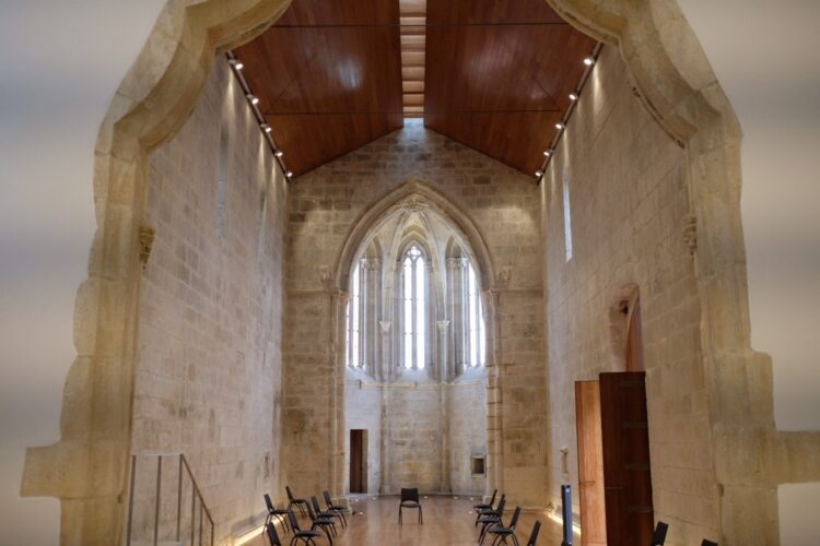 A renovada Igreja da Pena