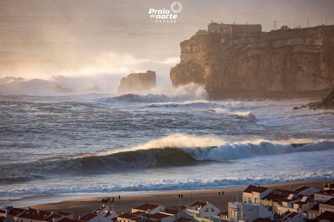 As imagens sempre incríveis de um dia de ondas grandes na Nazaré
