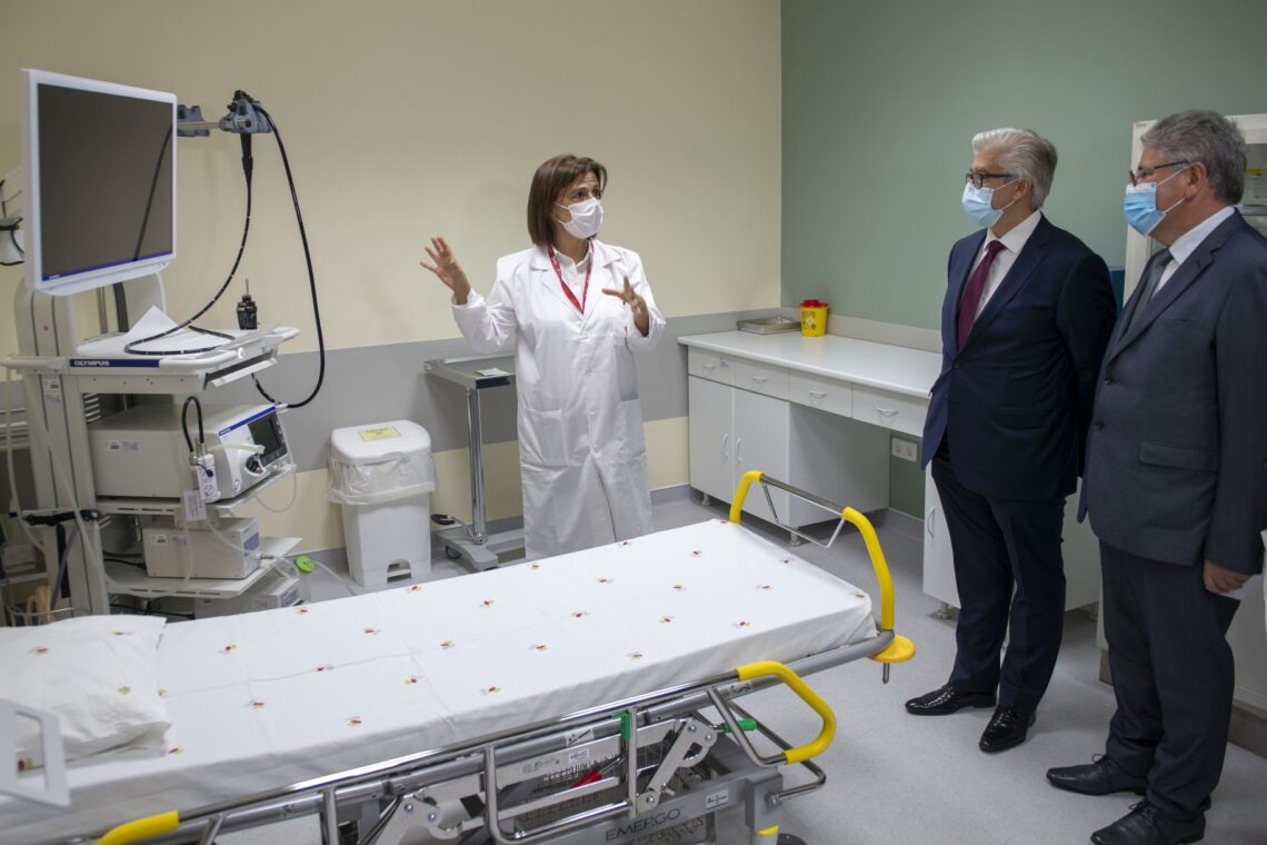 O secretário de Estado Adjunto e da Saúde inaugurou hoje as ampliações das unidades de Gastroenterologia e de Pneumologia