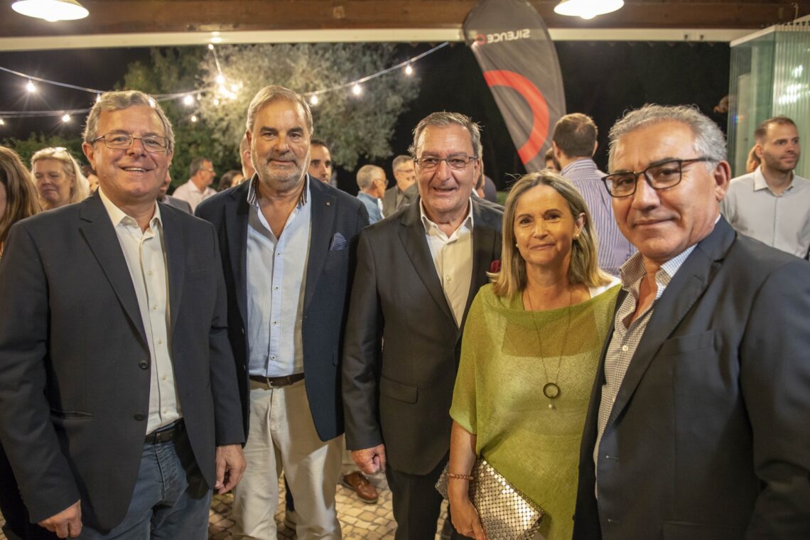 Álvaro Beleza, presidente da Sedes, falou aos empresários de moldes e plásticos das potencialidades do País, que urgem desenvolver