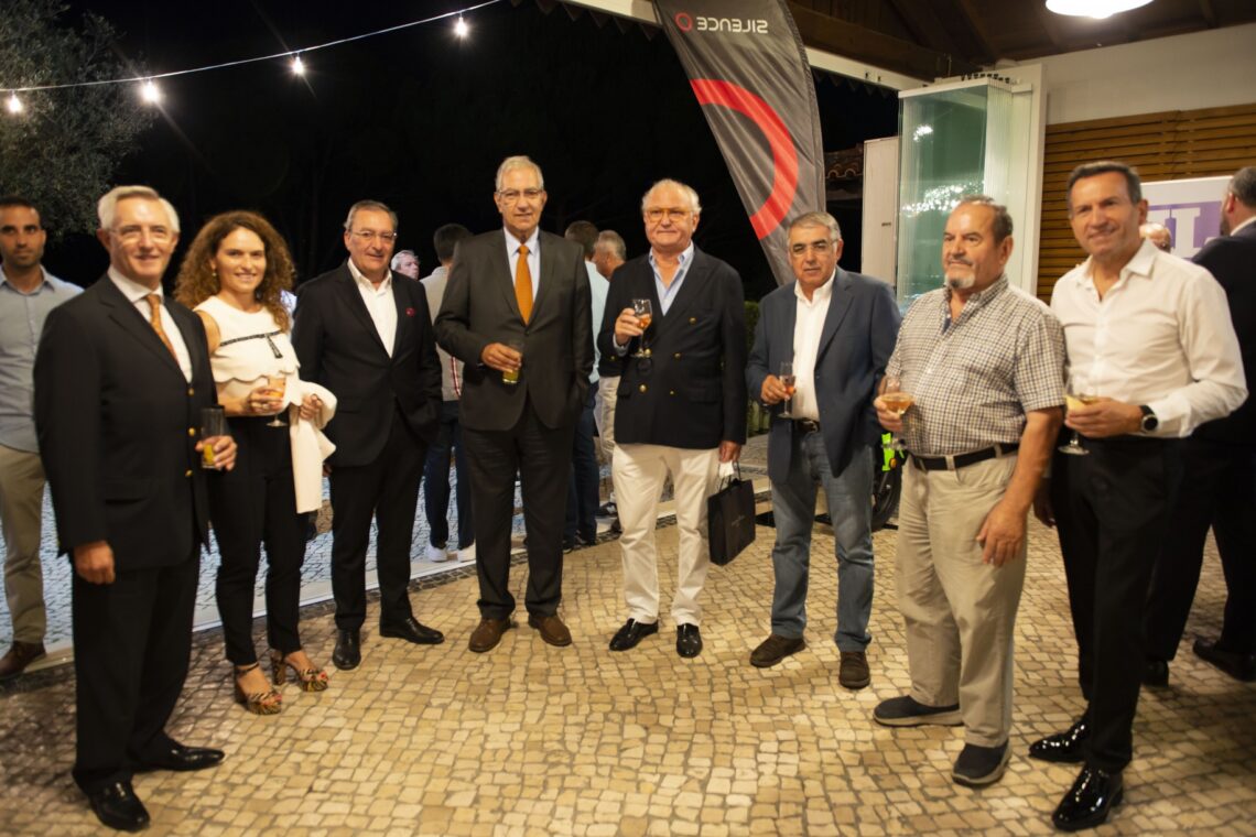 Álvaro Beleza, presidente da Sedes, falou aos empresários de moldes e plásticos das potencialidades do País, que urgem desenvolver