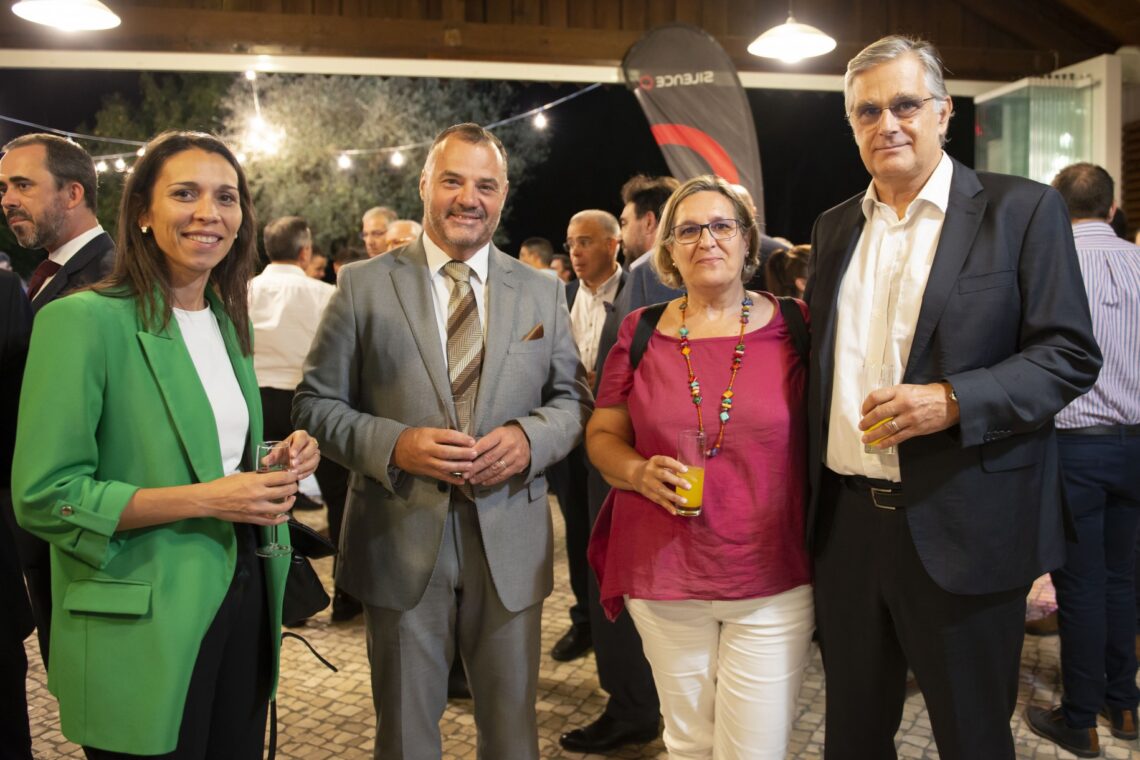 Álvaro Beleza, presidente da Sedes, falou aos empresários de moldes e plásticos das potencialidades do País, que urgem desenvolver