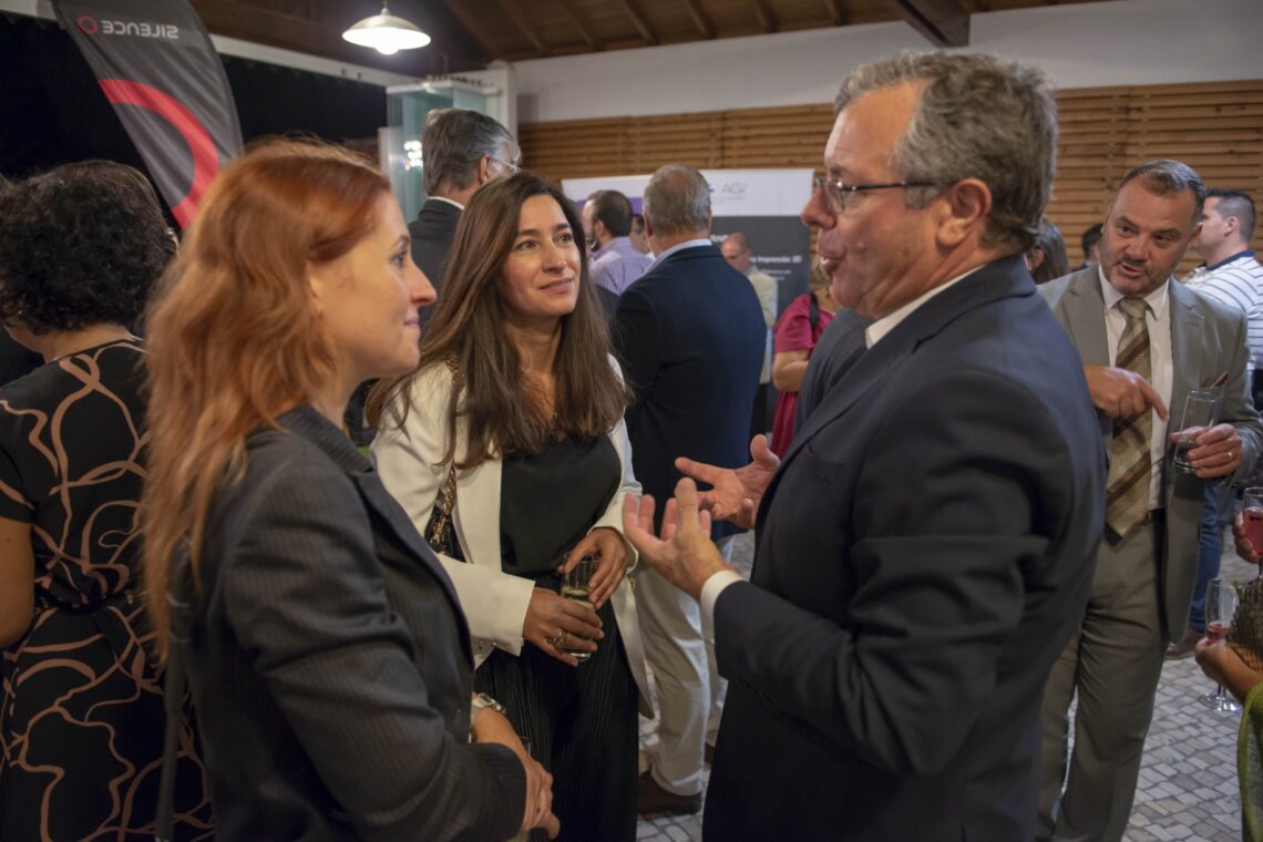 Álvaro Beleza, presidente da Sedes, falou aos empresários de moldes e plásticos das potencialidades do País, que urgem desenvolver