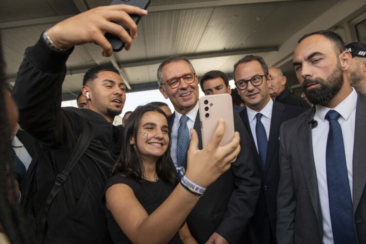 O Presidente da República visitou hoje a Escola Secundária Afonso Lopes Vieira e inaugurou os dois centros tecnológicos na Escola Profissional de Leiria