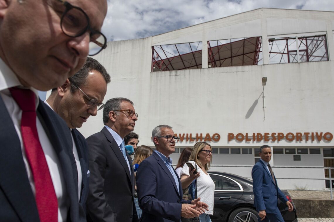 “Não pode ficar tudo na mesma”. Presidente da República promete vigilância em relação aos apoios