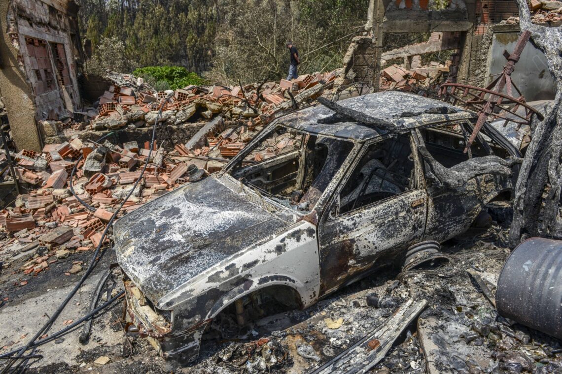 Chamas destruiram zonas de floresta, oficinas e habitações nos concelhos de Alvaiázere, Ansião, Leiria e Pombal