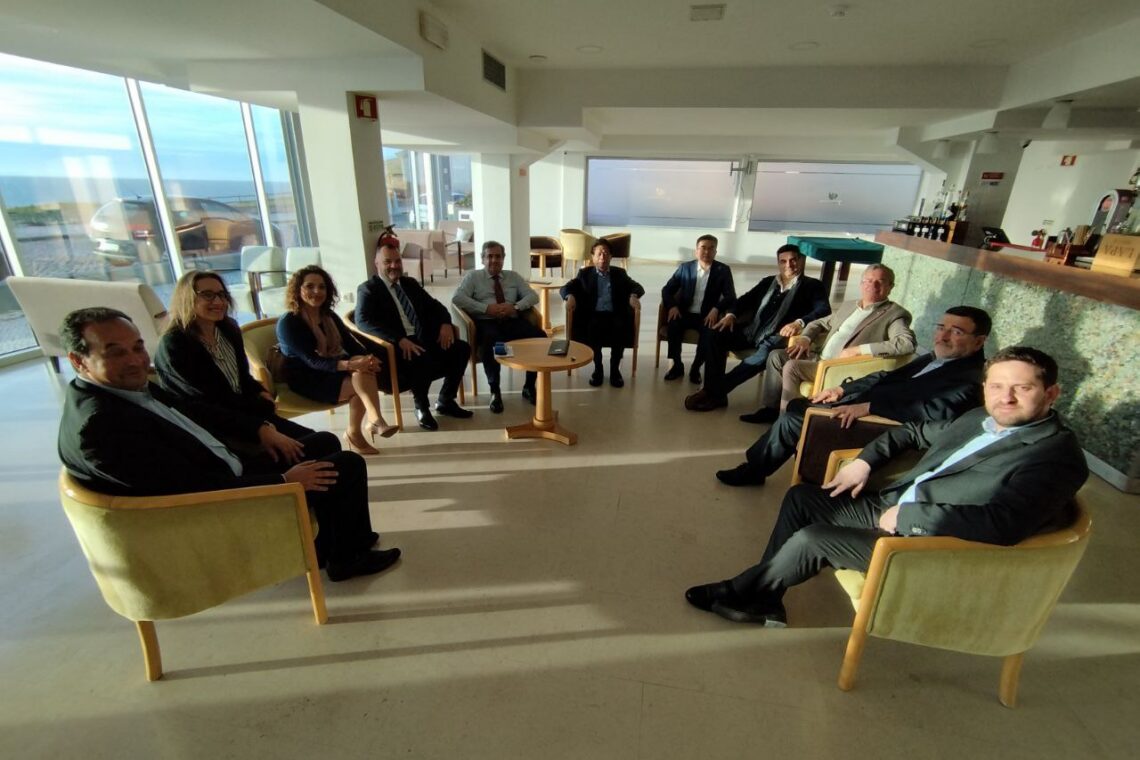 Representantes do Centimfe e da Universidade de Singapura com empresários da região de Leiria