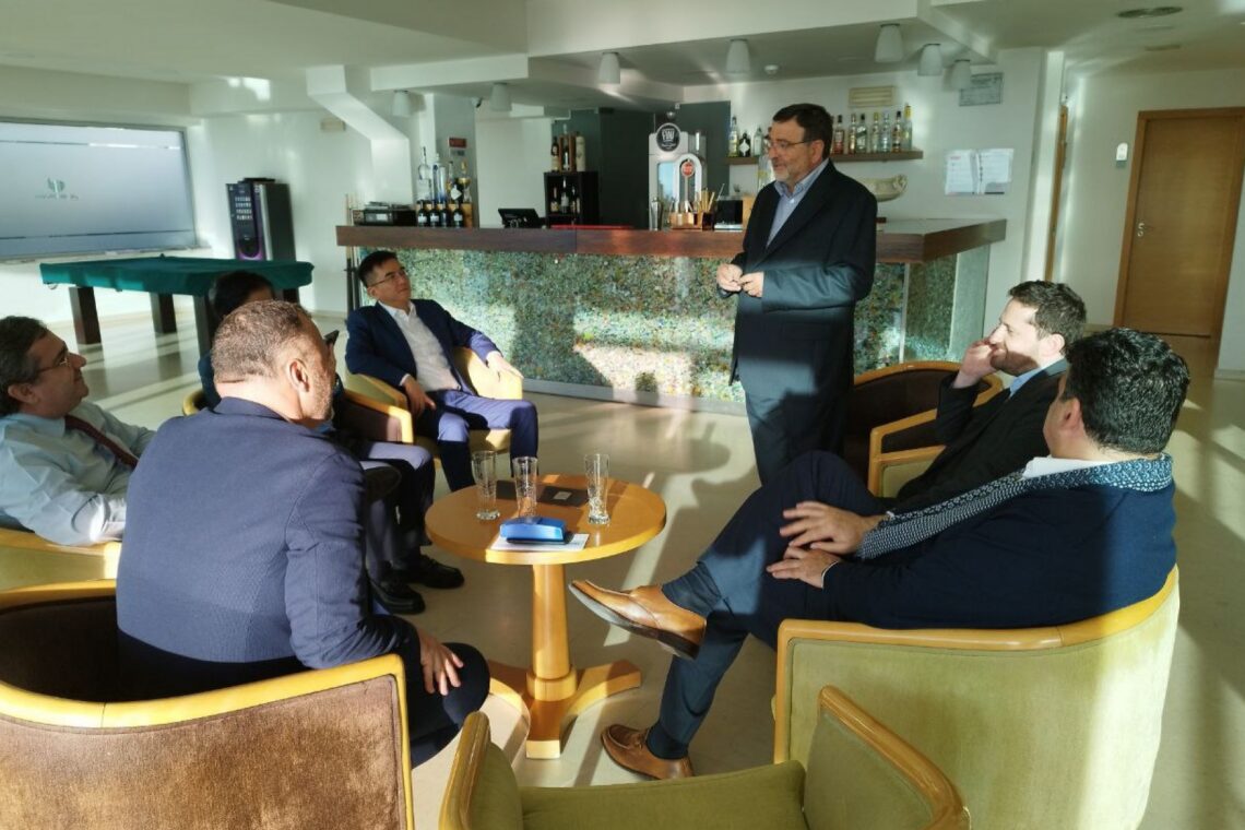 Representantes do Centimfe e da Universidade de Singapura com empresários da região de Leiria