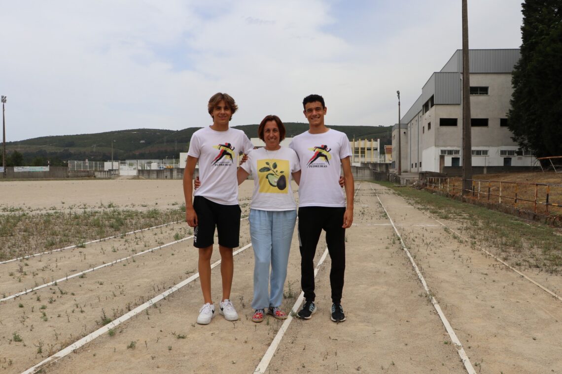 Irmãos treinam com o leiriense Cláudio Matias no GD das Pedreiras, em Porto de Mós