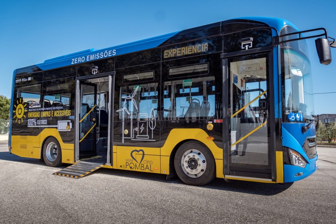 Autocarro tem autonomia para 300 quilómetros e lotação de 60 passageiros