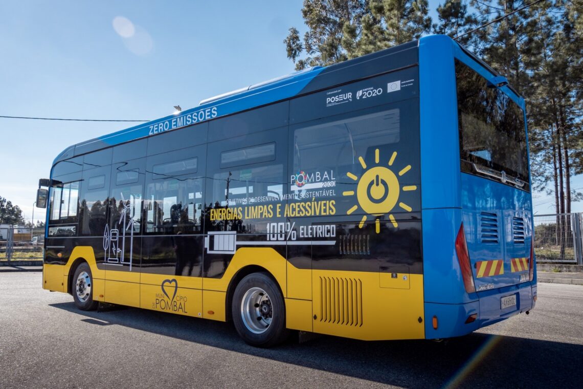 Autocarro tem autonomia para 300 quilómetros e lotação de 60 passageiros