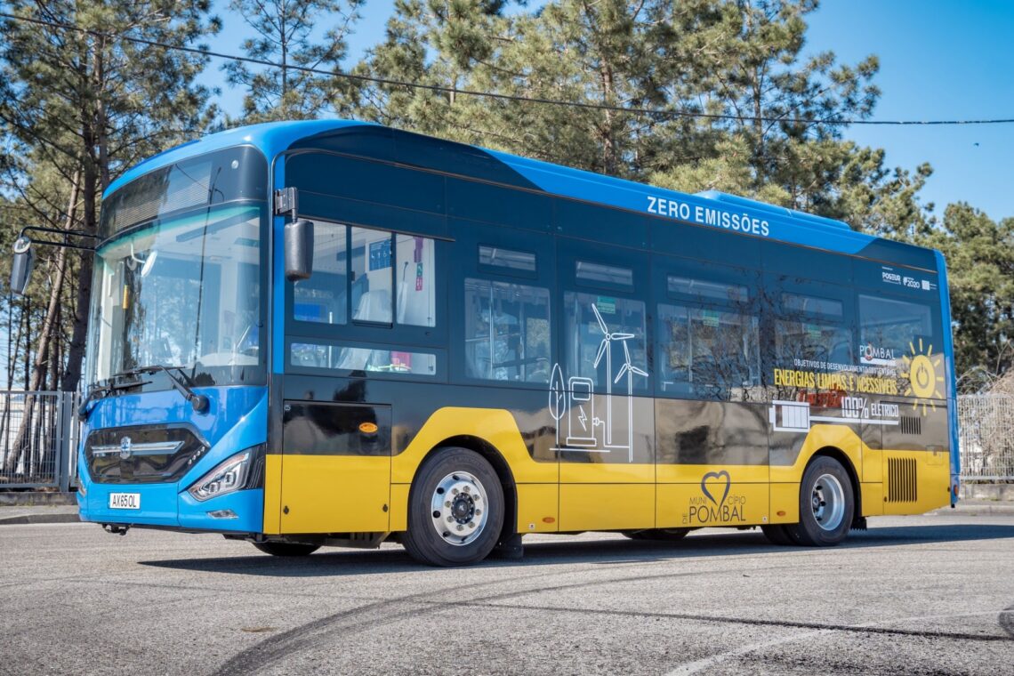 Autocarro tem autonomia para 300 quilómetros e lotação de 60 passageiros