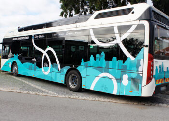 Autocarro tem lotação para 62 lugares