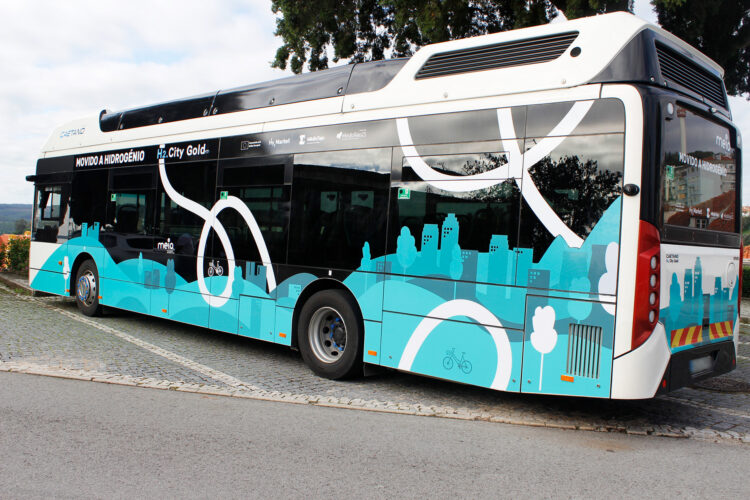 Autocarro tem lotação para 62 lugares