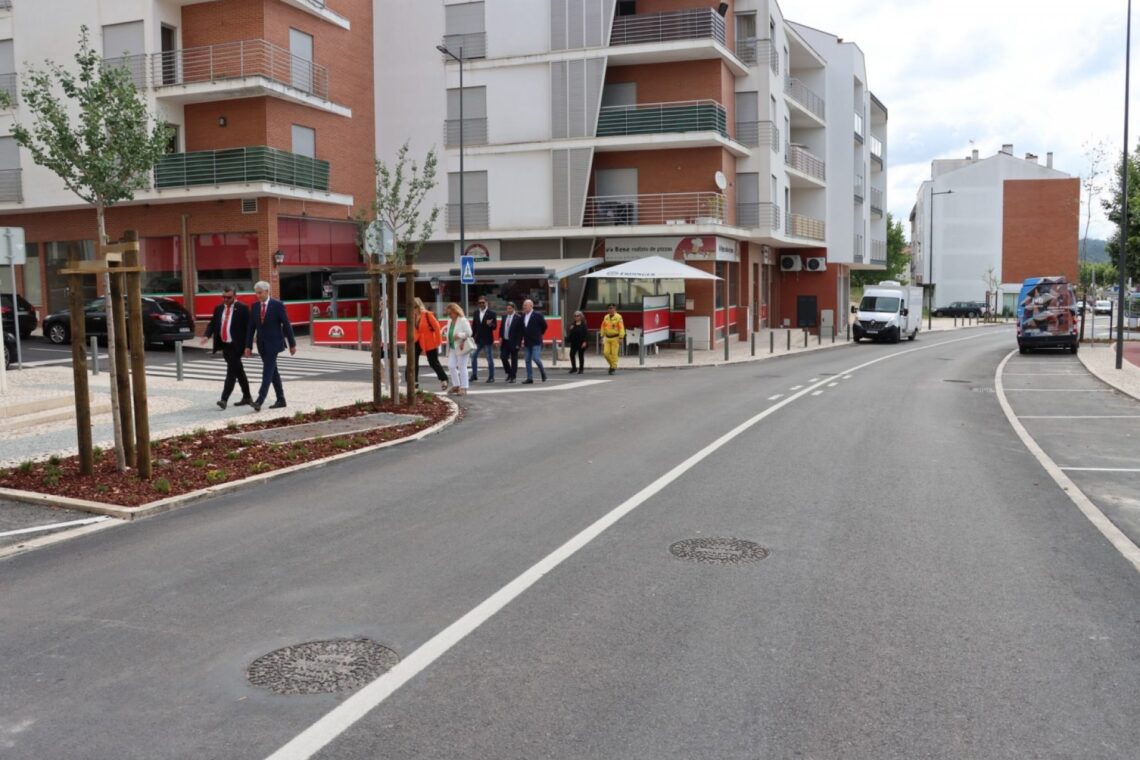 Requalificação da Avenida Dr. Francisco Sá Carneiro foi inaugurada no Dia do Município