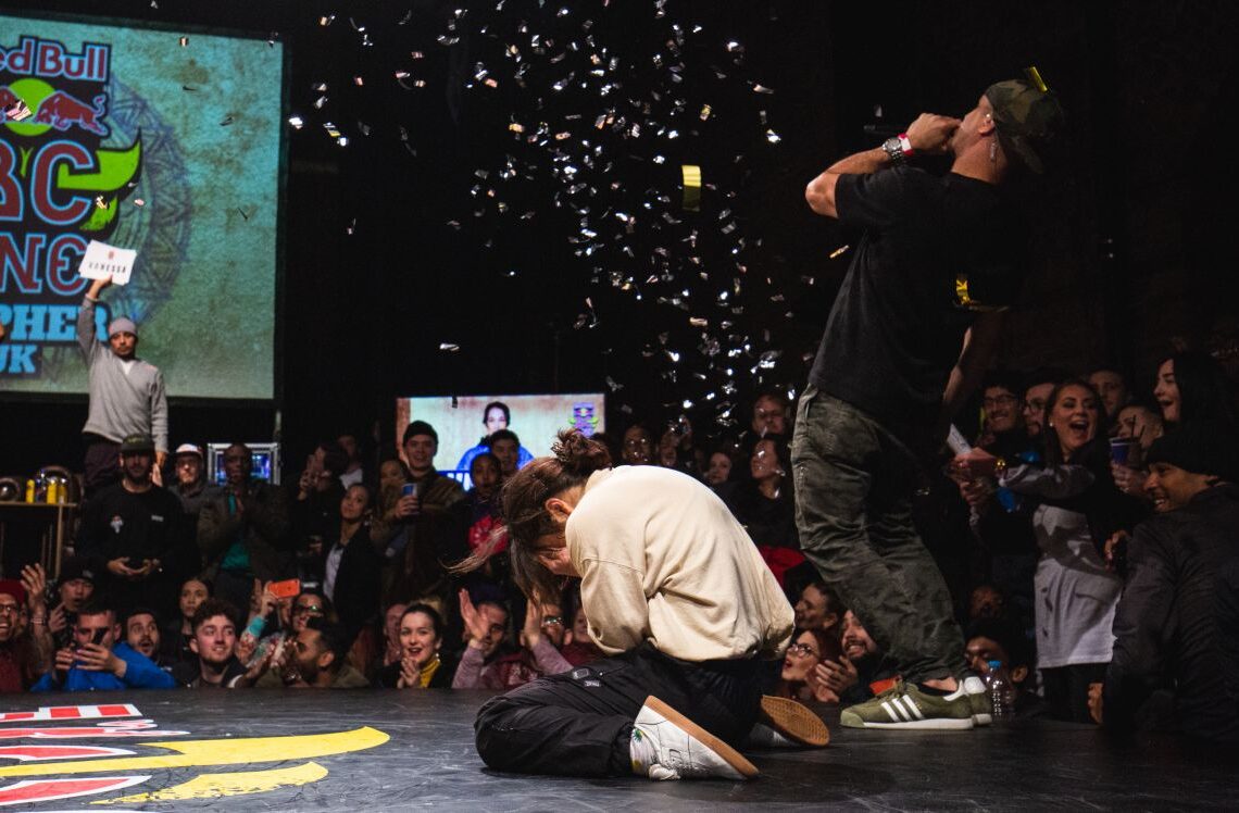 B-girl Vanessa dá show nas maiores battles de breakdance do planeta