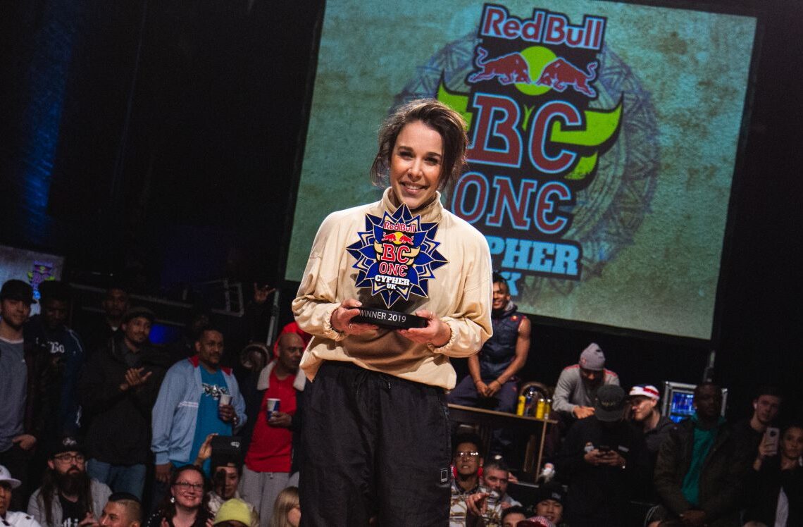 B-girl Vanessa dá show nas maiores battles de breakdance do planeta