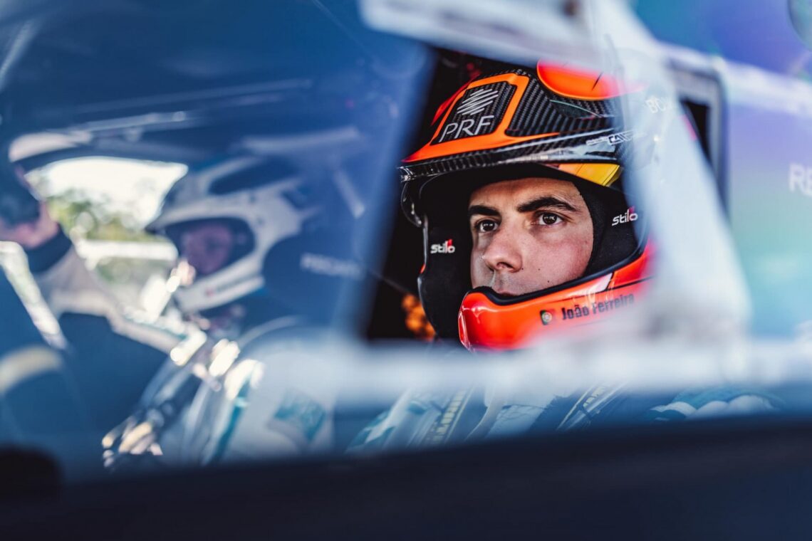 João Ferreira é o pupilo do piloto Ricardo Porém