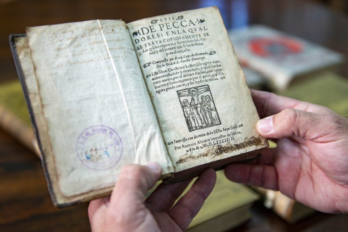 Biblioteca da cimenteira da Maceira guarda núcleo de livro antigos