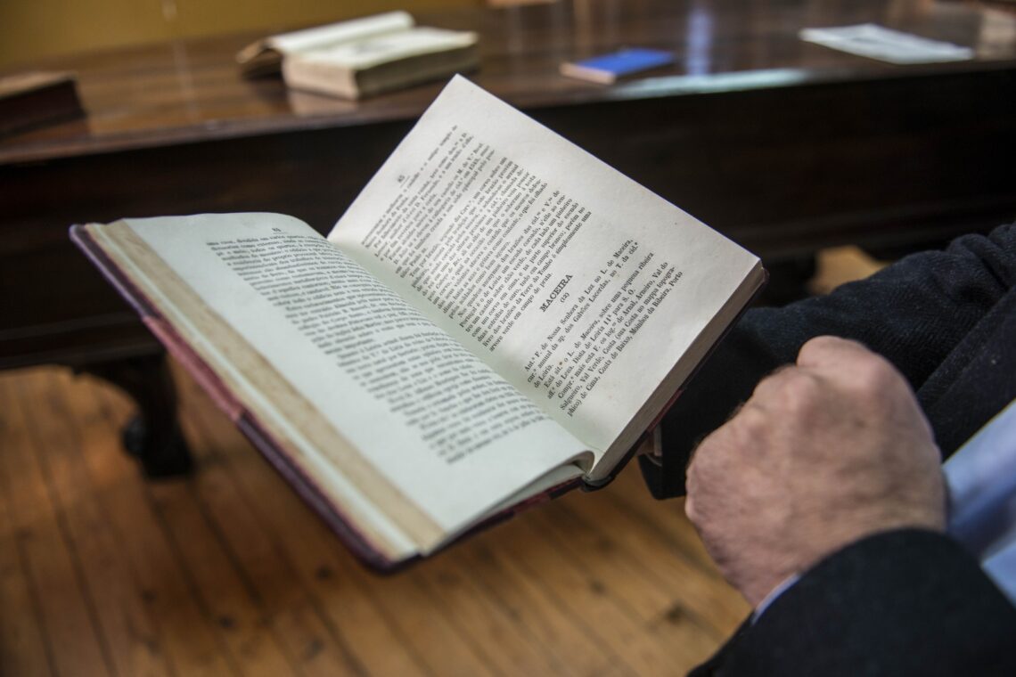 Biblioteca da cimenteira da Maceira guarda núcleo de livro antigos