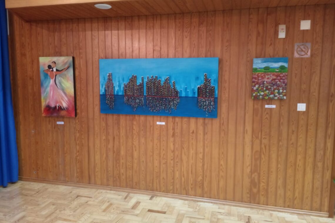Biblioteca de Instrução Popular apresenta exposição de pintura durante Agosto