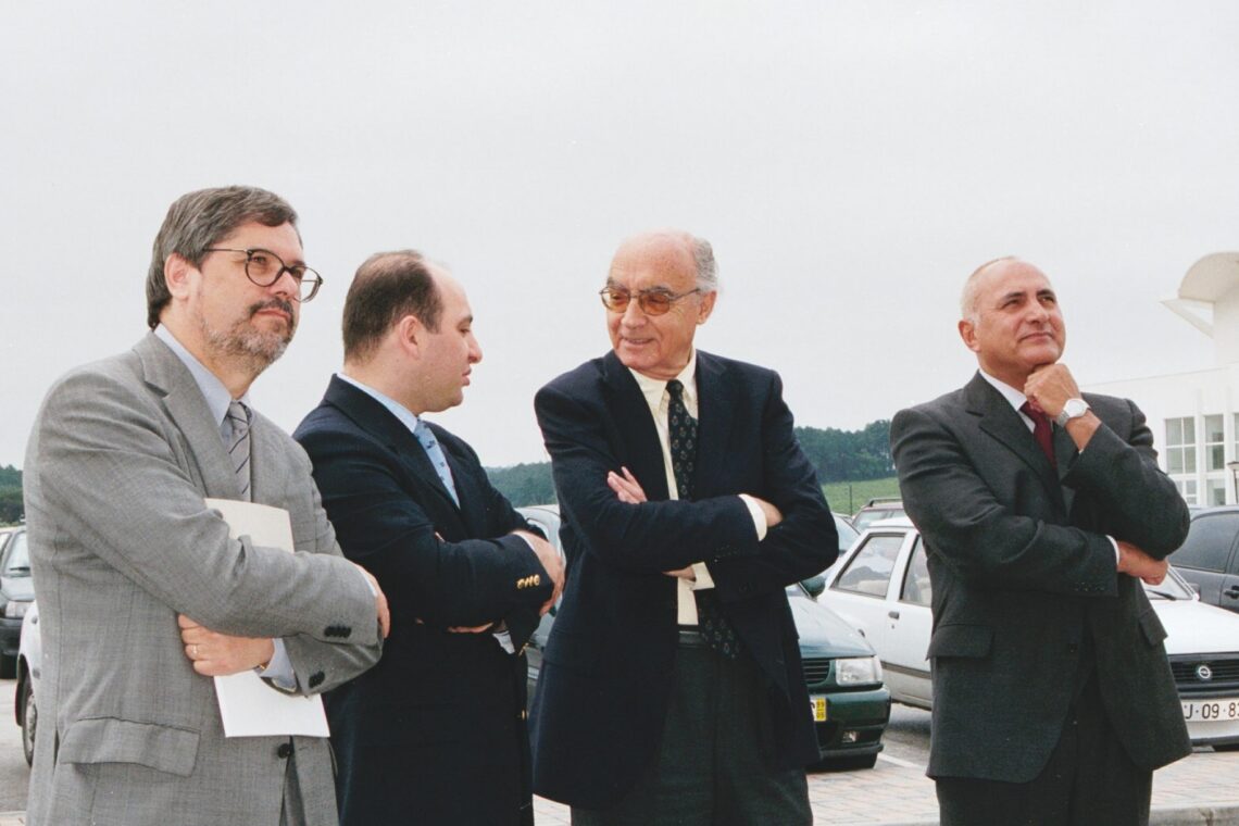 Apadrinhou a biblioteca da ESTG do Politécnico de Leiria, instituto que visitou três vezes após ser Nobel da Literatura e onde recebeu o título de professor coordenador honorário