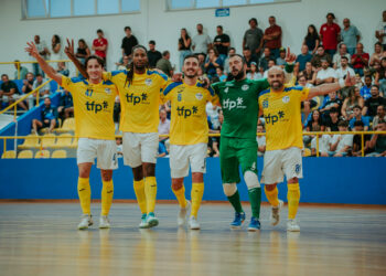 Dérbi regional terminou com a vitória do Burinhosa por 6-0