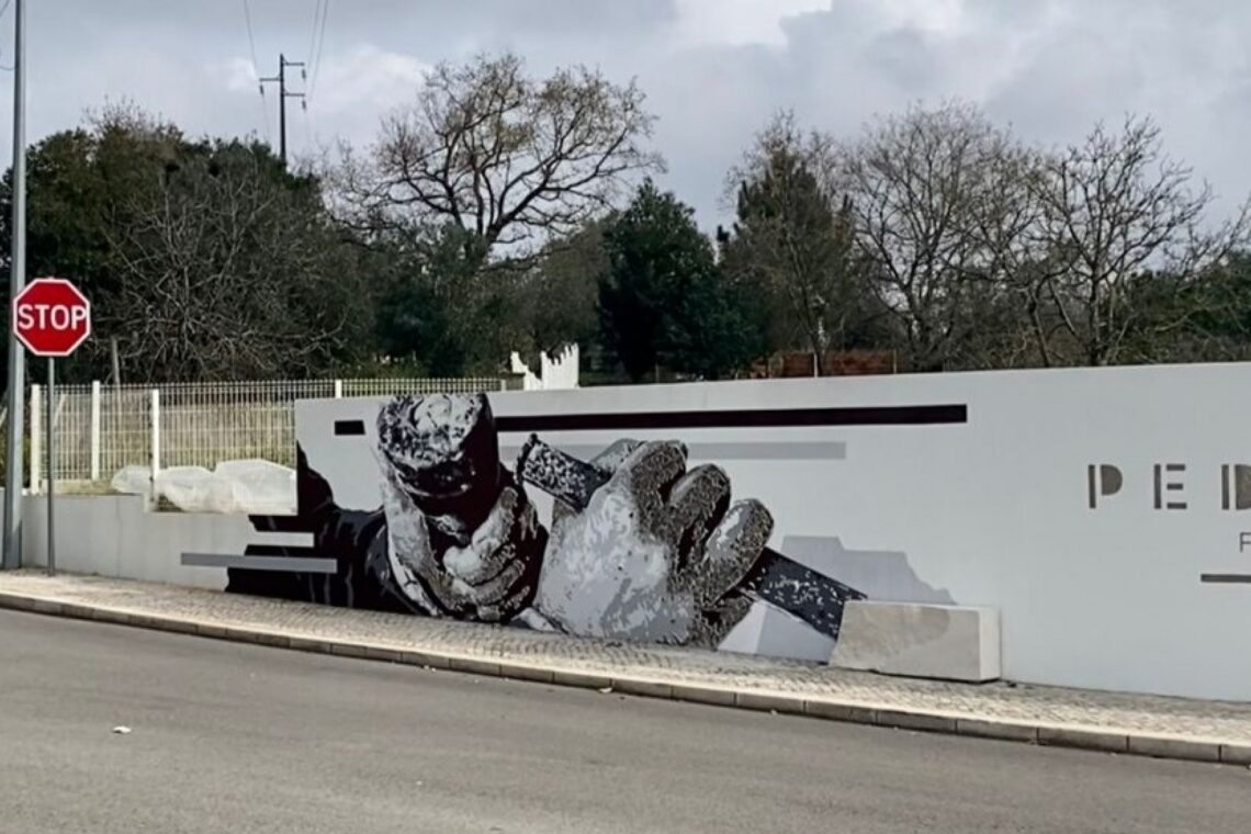 Mural enaltece e valoriza duas das áreas mais conhecidas na freguesia: a pedra e o barro