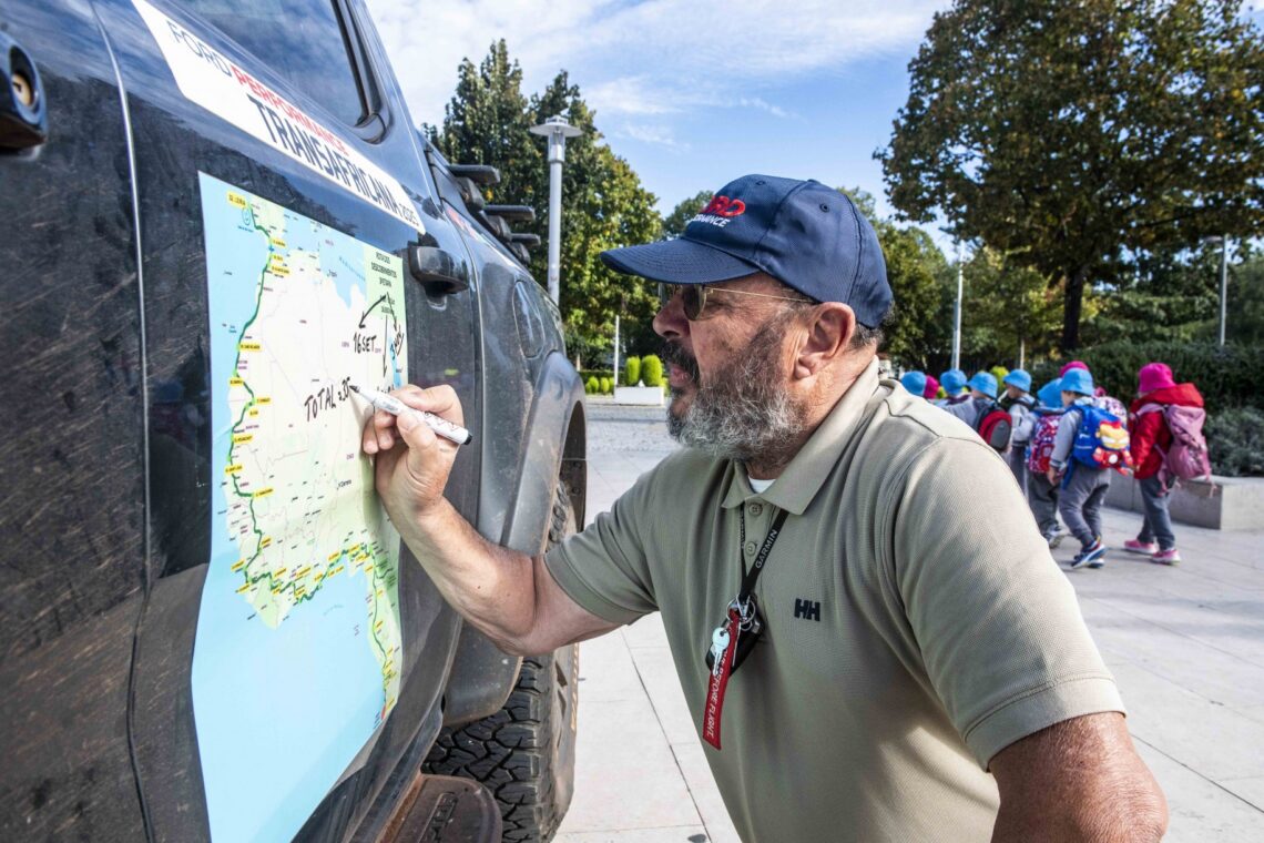 A odisseia africana por 35.975 quilómetros e 27 países de Carlos e Ana Oliveira aos comandos de uma Ford Raptor