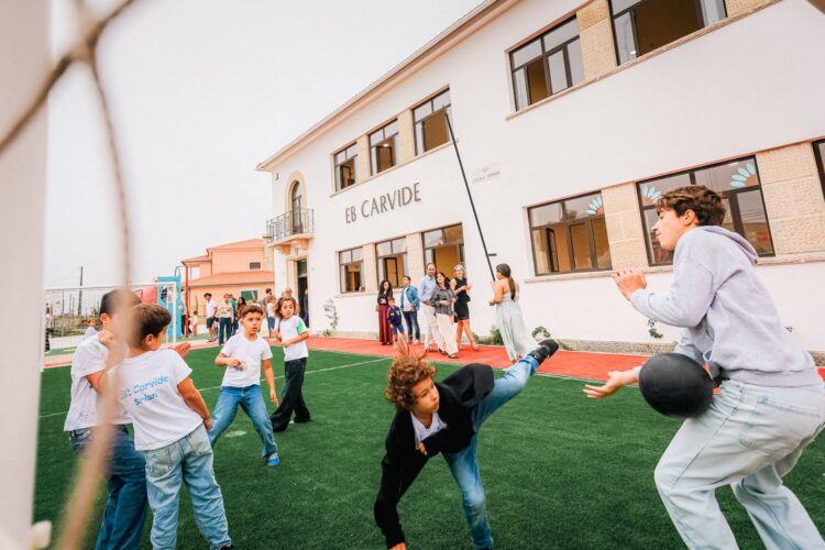 A escola de Carvide foi inaugurada no sábado
