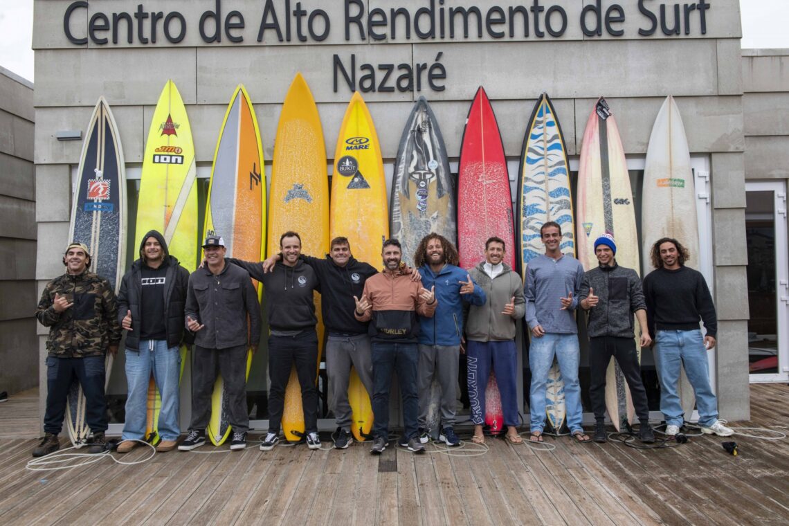 Grupo fica alojado no CAR Surf da Nazaré, onde passa a temporada das ondas gigantes