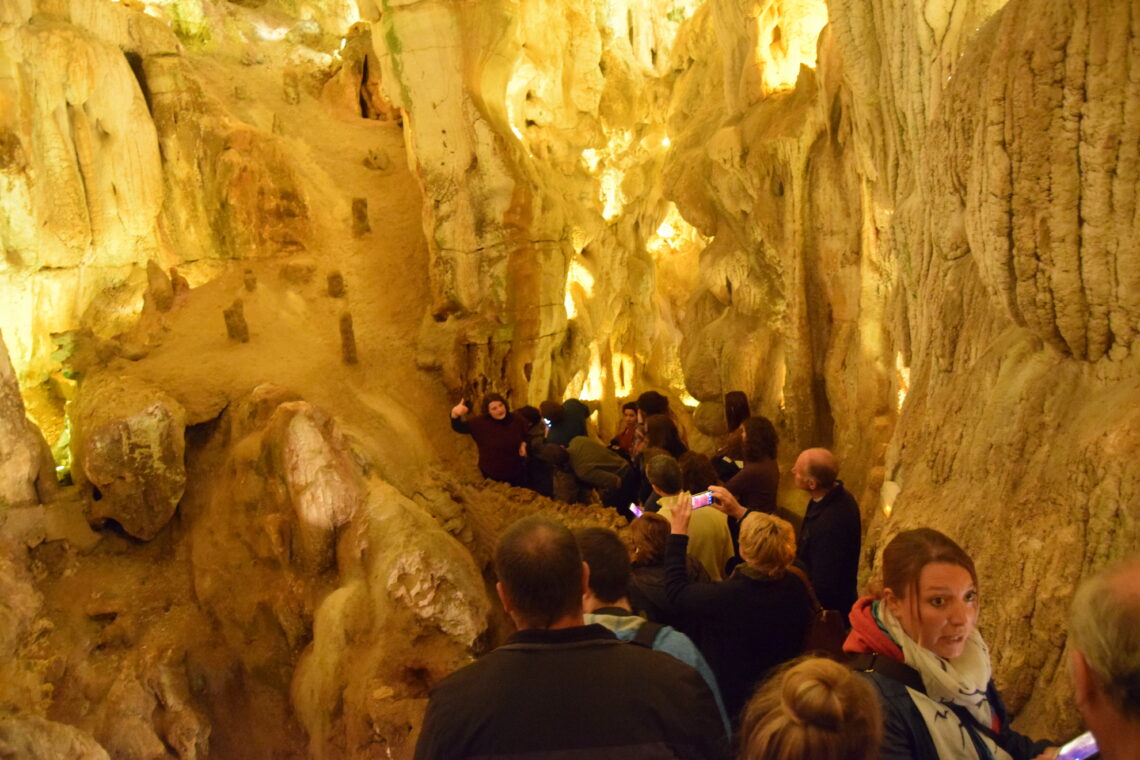 Centro de interpretação e percurso de orientação das Grutas da Moeda