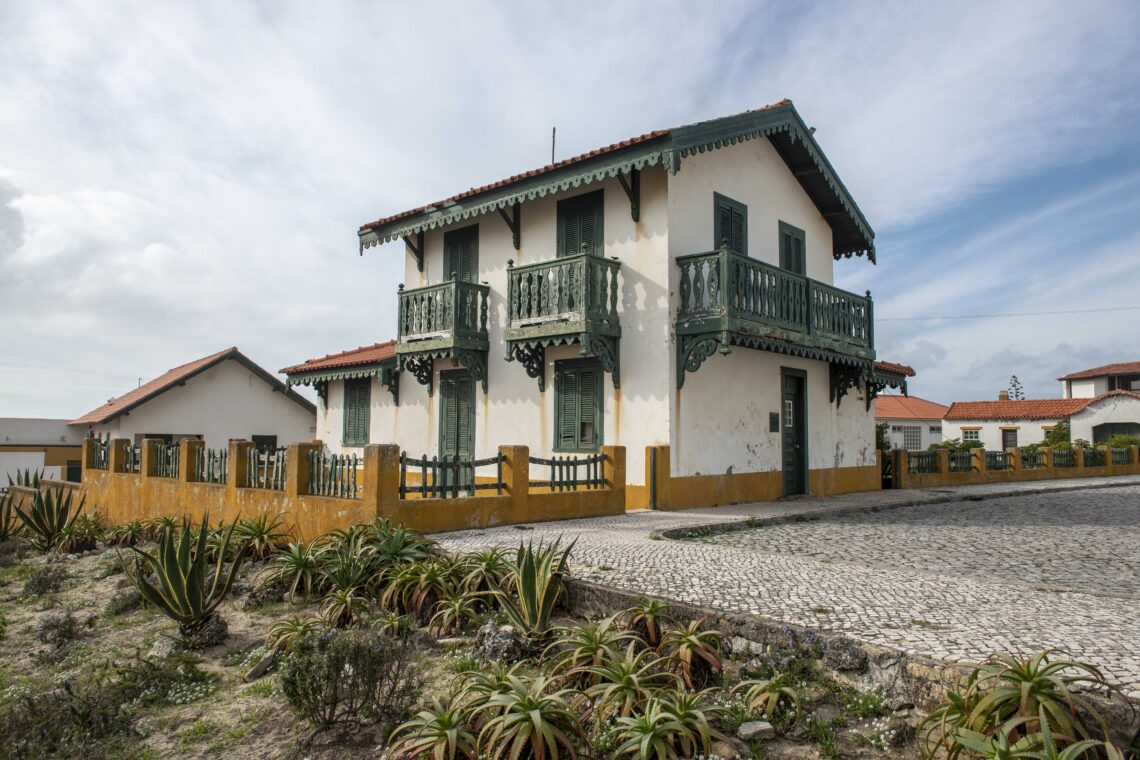 Chalet de São Pedro, localizado na rua D. Fernando I, em São Pedro de Moel