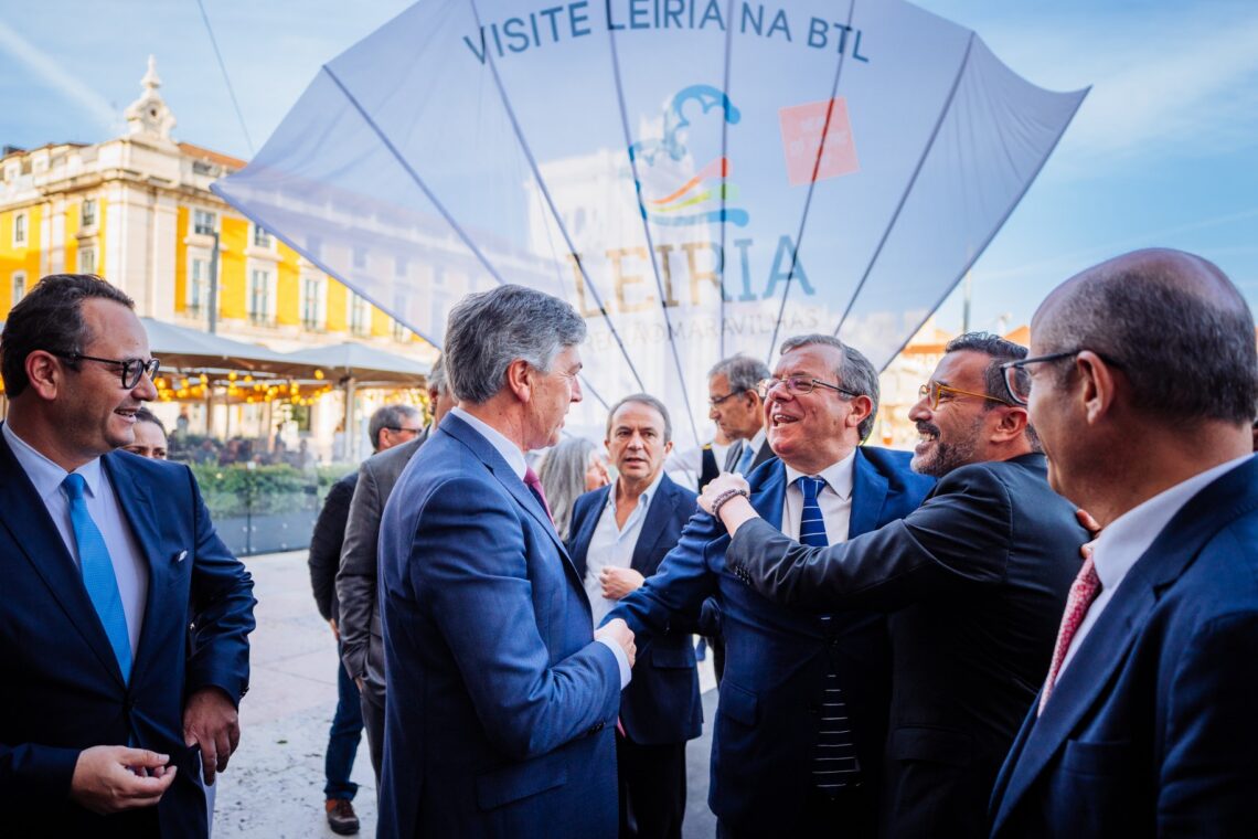 O Município de Leiria organizou um evento na Praça do Comércio, em Lisboa, para lançar a presença na BTL, enquanto município convidado
