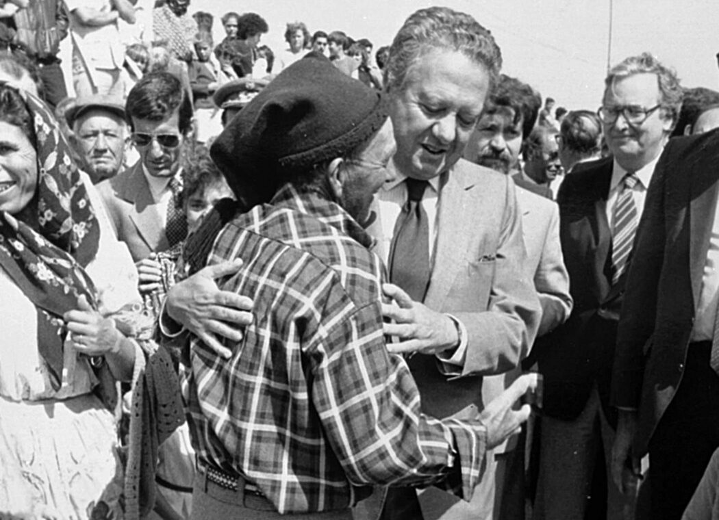 Na inauguração do Porto de Abrigo da Nazaré, em 1983