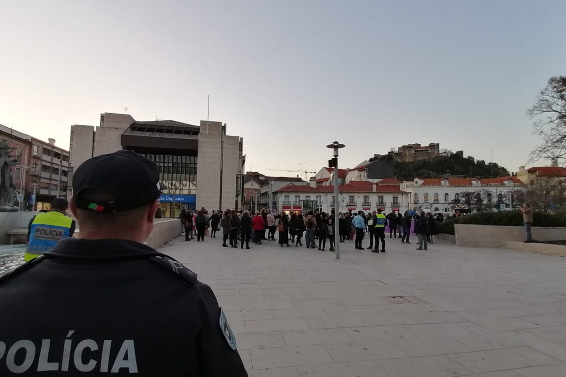 Professores concentraram-se ao final da tarde em Leiria