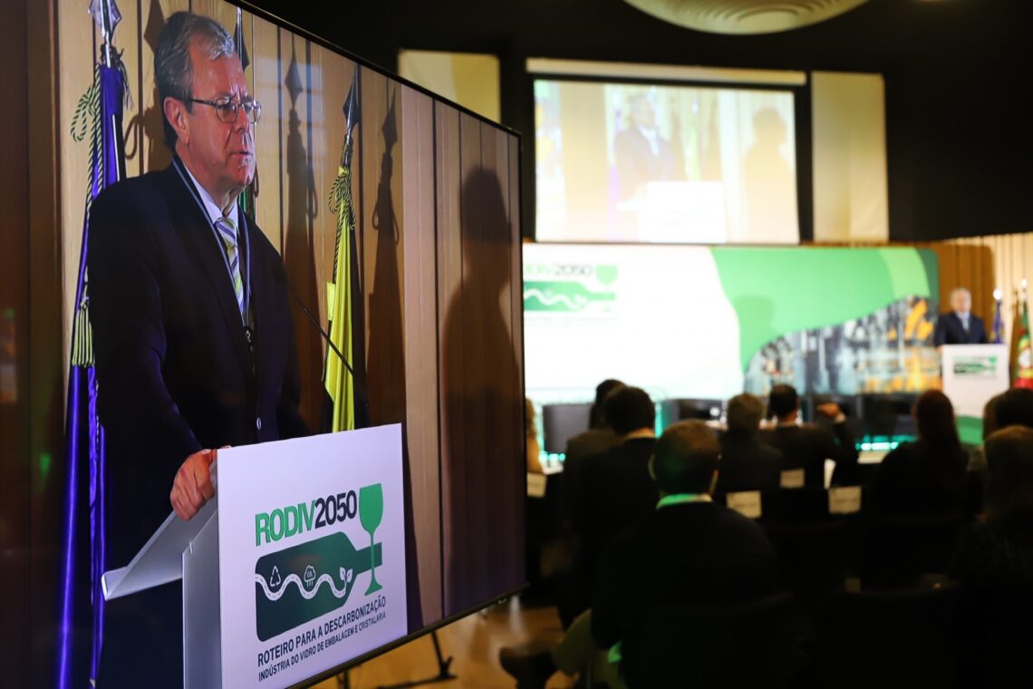 Descarbonização da indústria do vidro passou pela Marinha Grande