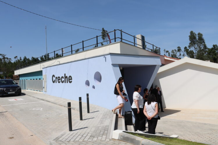 Concluída há alguns meses, creche das Louçãs continua fechada. Investimento rondou um milhão de euros