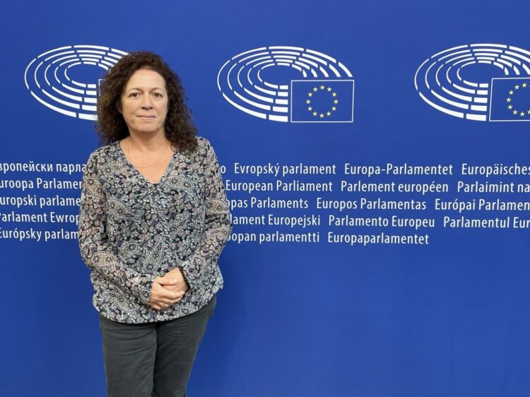 Joana Benzinho Santos: “Faltam líderes fortes na democracia”