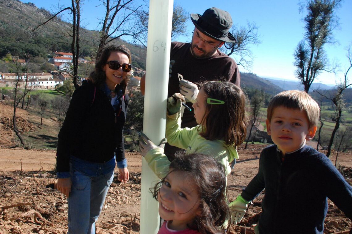 Voluntários (Fotografia: Amigos Ferraria de São João)