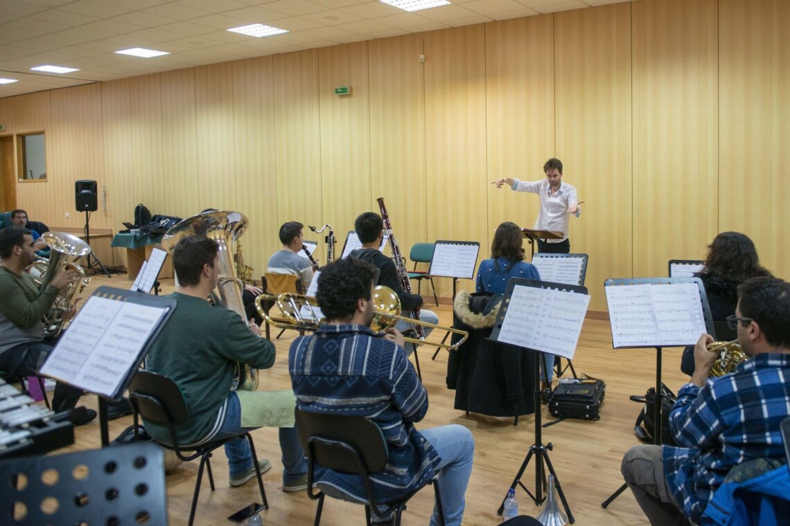 O ensemble de sopros vai interpretar oito novas peças de música contemporânea