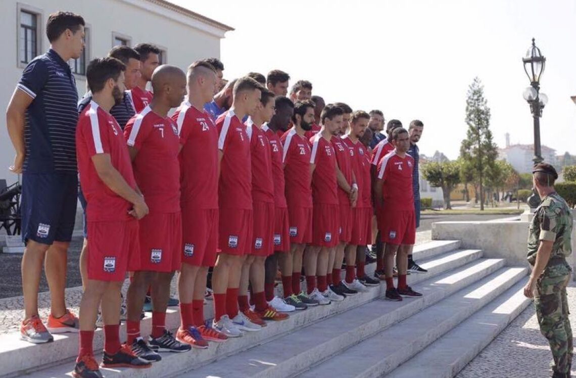 Equipa da União de Leiria foi à tropa