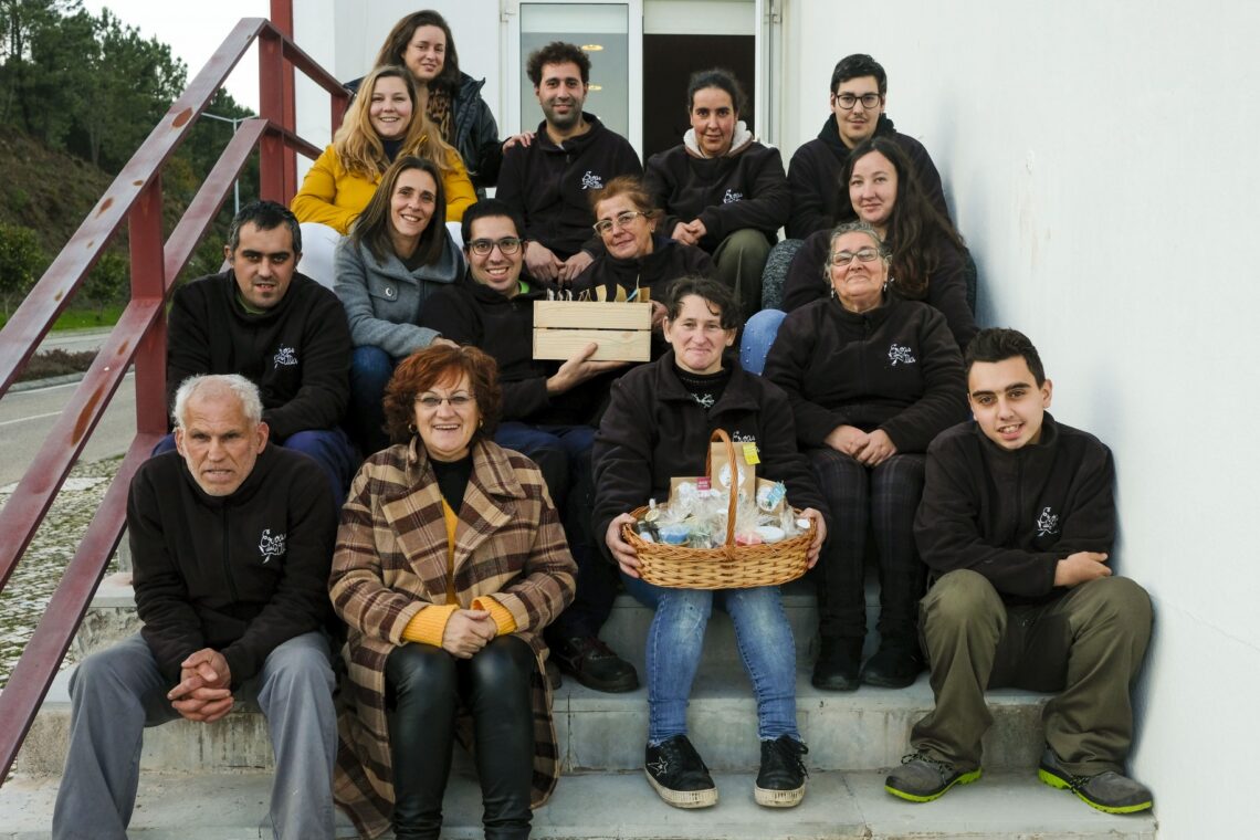 Em Castanheira de Pera, a inclusão cultiva-se com ervas aromáticas