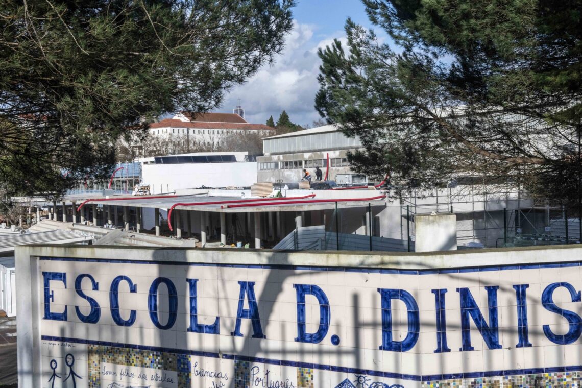 Este ano, ficarão concluídas as obras de requalificação em várias escolas da região, num investimento a rondar 40 milhões de euros