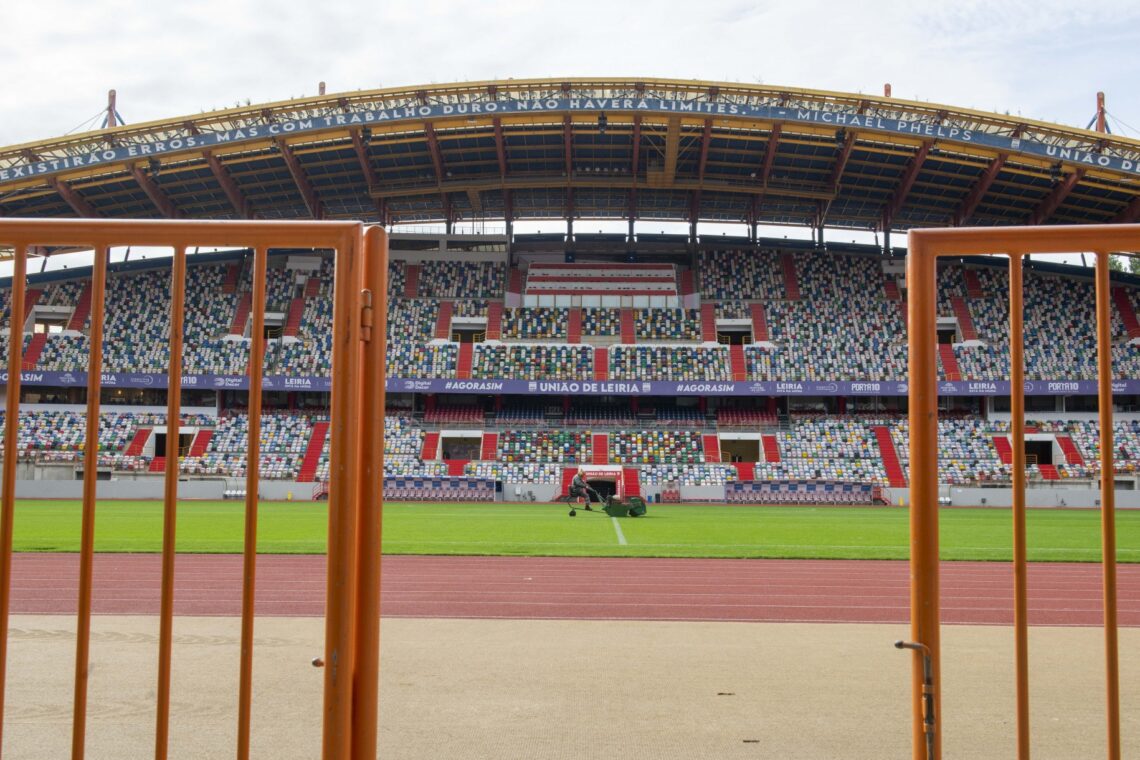 O Estádio Municipal de Leiria tem capacidade para receber 23.888 espectadores