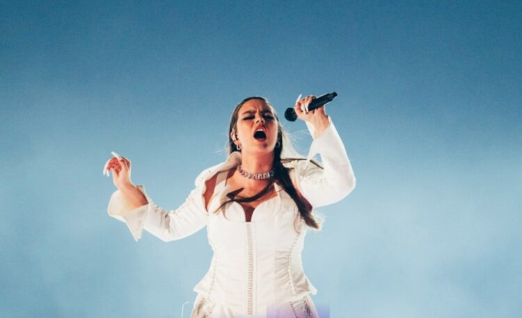 Iolanda interpretou a canção "Grito"