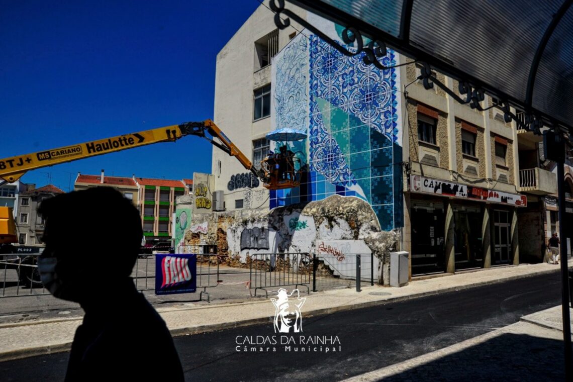 Há nova arte urbana em Caldas da Rainha,  com trabalhos inspirados em Bordallo e na Covid-19